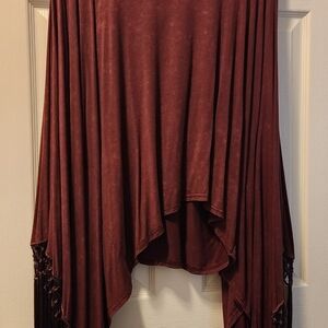 POL Women's Draped Fringe Tunic Top in Burgundy